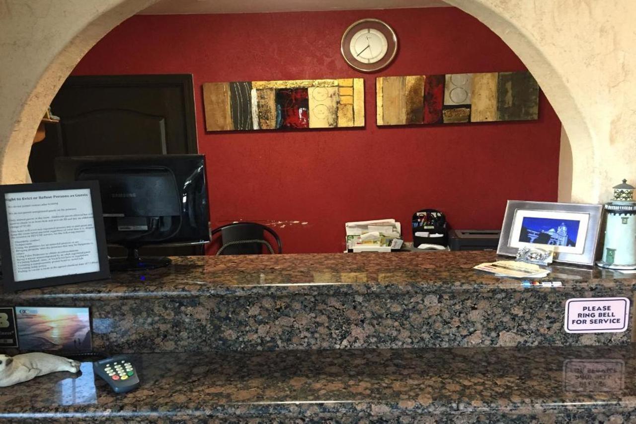 Harbor Inn & Suites אושנסייד מראה חיצוני תמונה