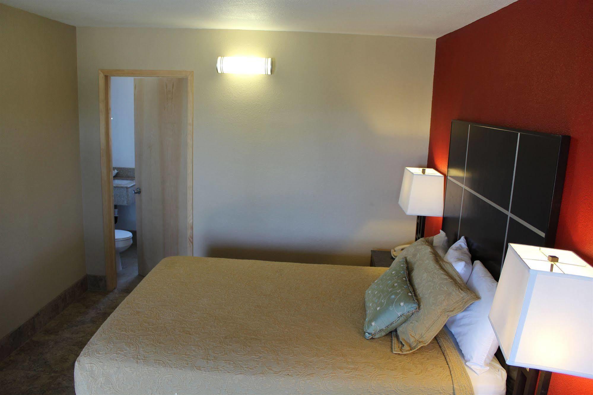 Harbor Inn & Suites אושנסייד מראה חיצוני תמונה