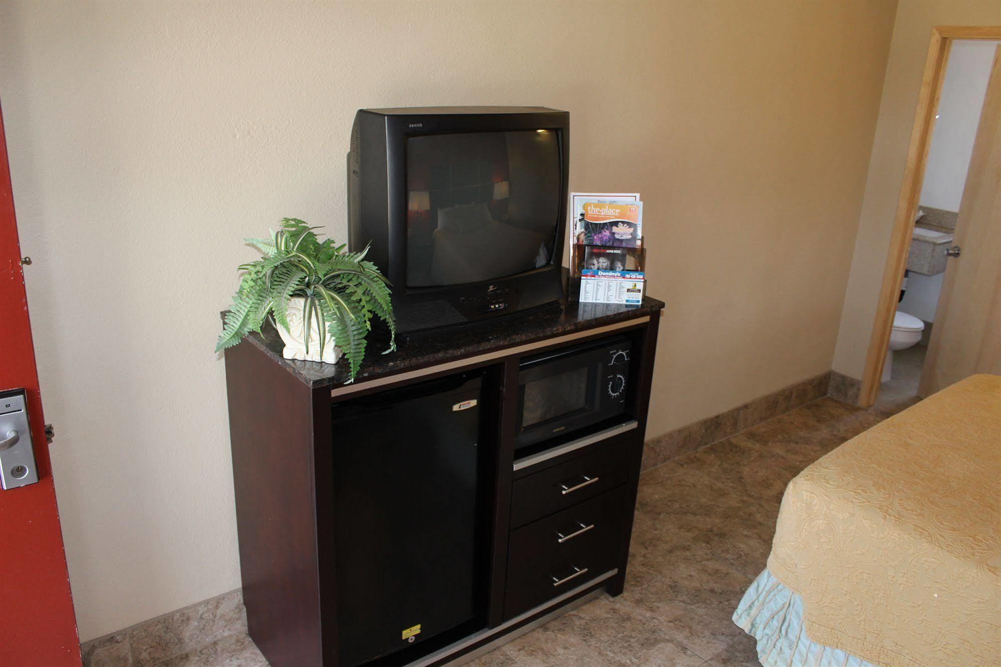 Harbor Inn & Suites אושנסייד מראה חיצוני תמונה