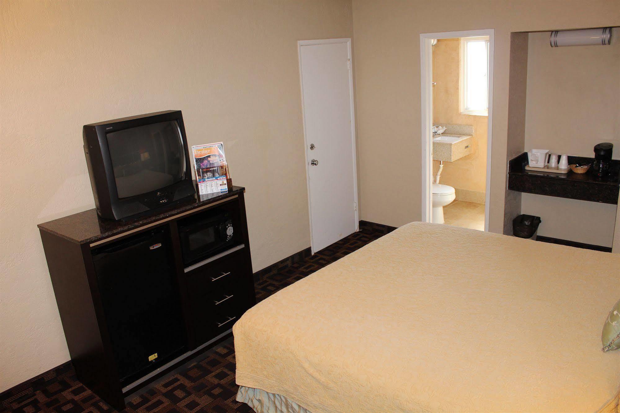 Harbor Inn & Suites אושנסייד מראה חיצוני תמונה